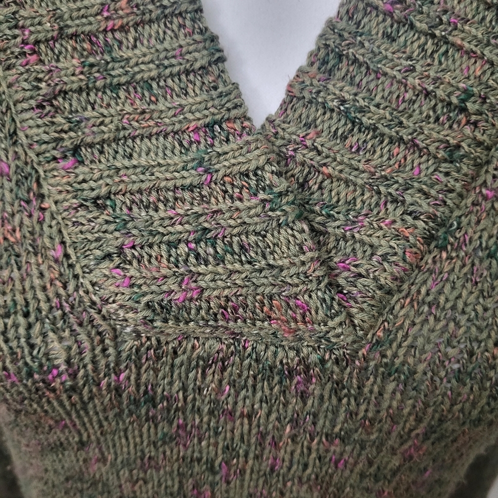 Green sweater large - Picture 3 of 4